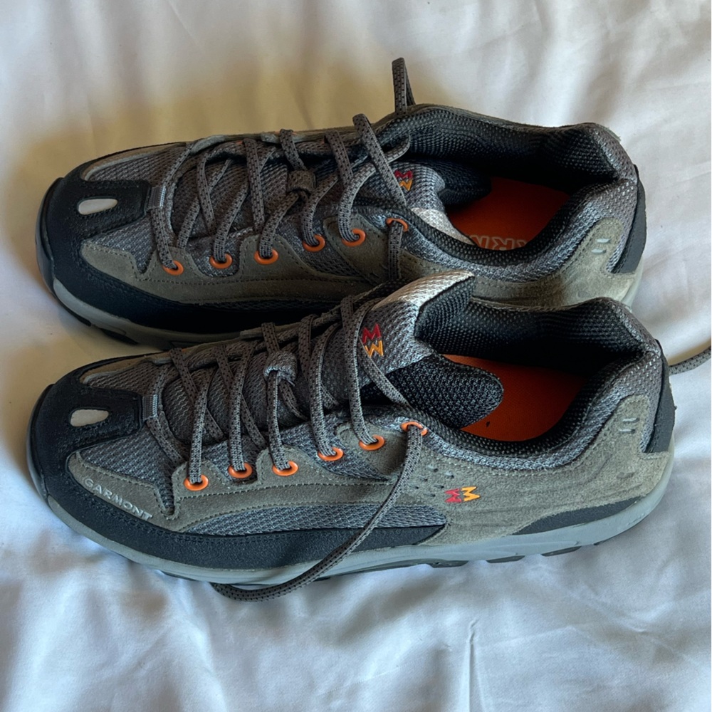 GARMONT women’s Gray and Black Hiking Shoes